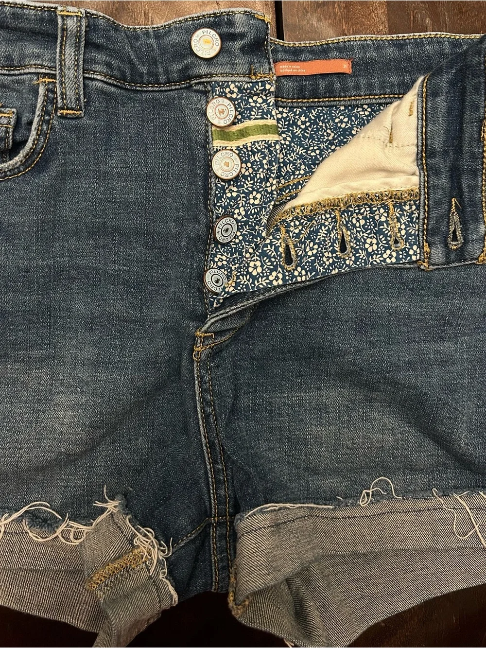 Pilcro Denim Cutoff Shorts Women's 29 in Faded Blue Button Up - Picture 5 of 11